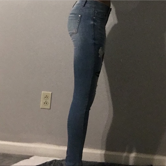 Light Wash Graphic Jeans - Picture 4 of 4